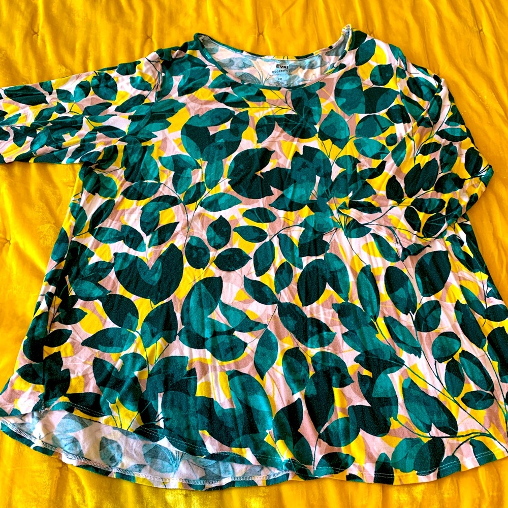 Evri 2X long sleeve stretchy shirt. Bright green and yellow leaf pattern